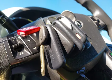 2011 Kia Sorento Lx V6 z USA, uszkodzony, nr VIN 5XYKTDA21BG068084